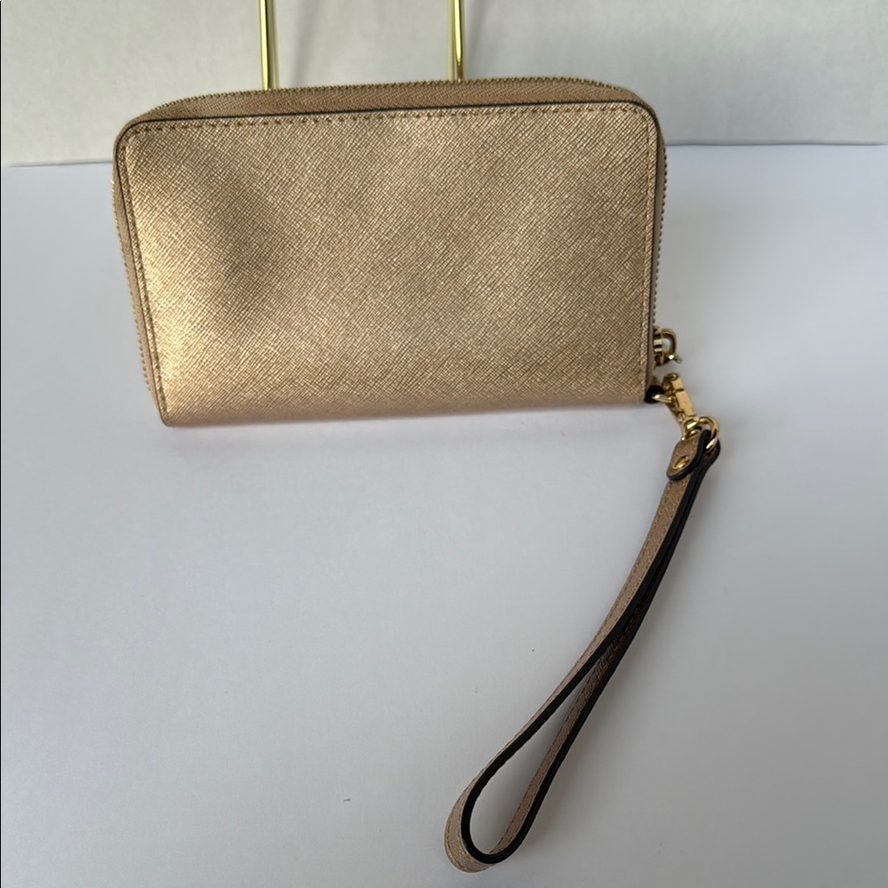 Michael Kors gold phone case and wallet - Picture 2 of 11